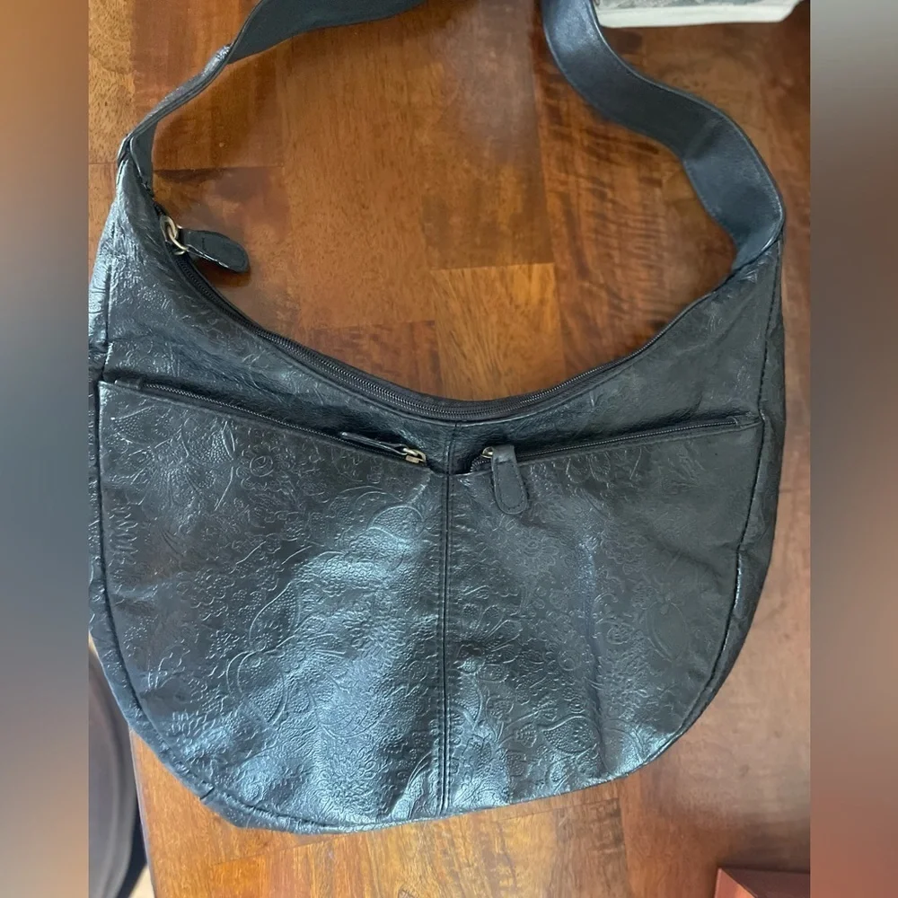 Great American Leather Works Black Purse/Hobo/Bag Imprinted Floral Pattern - Picture 7 of 10